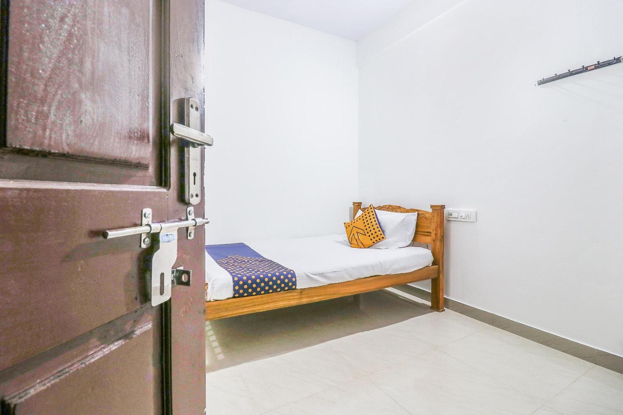 Spot On Rohini Inn Kadampuzha Kottakkal Buitenkant foto