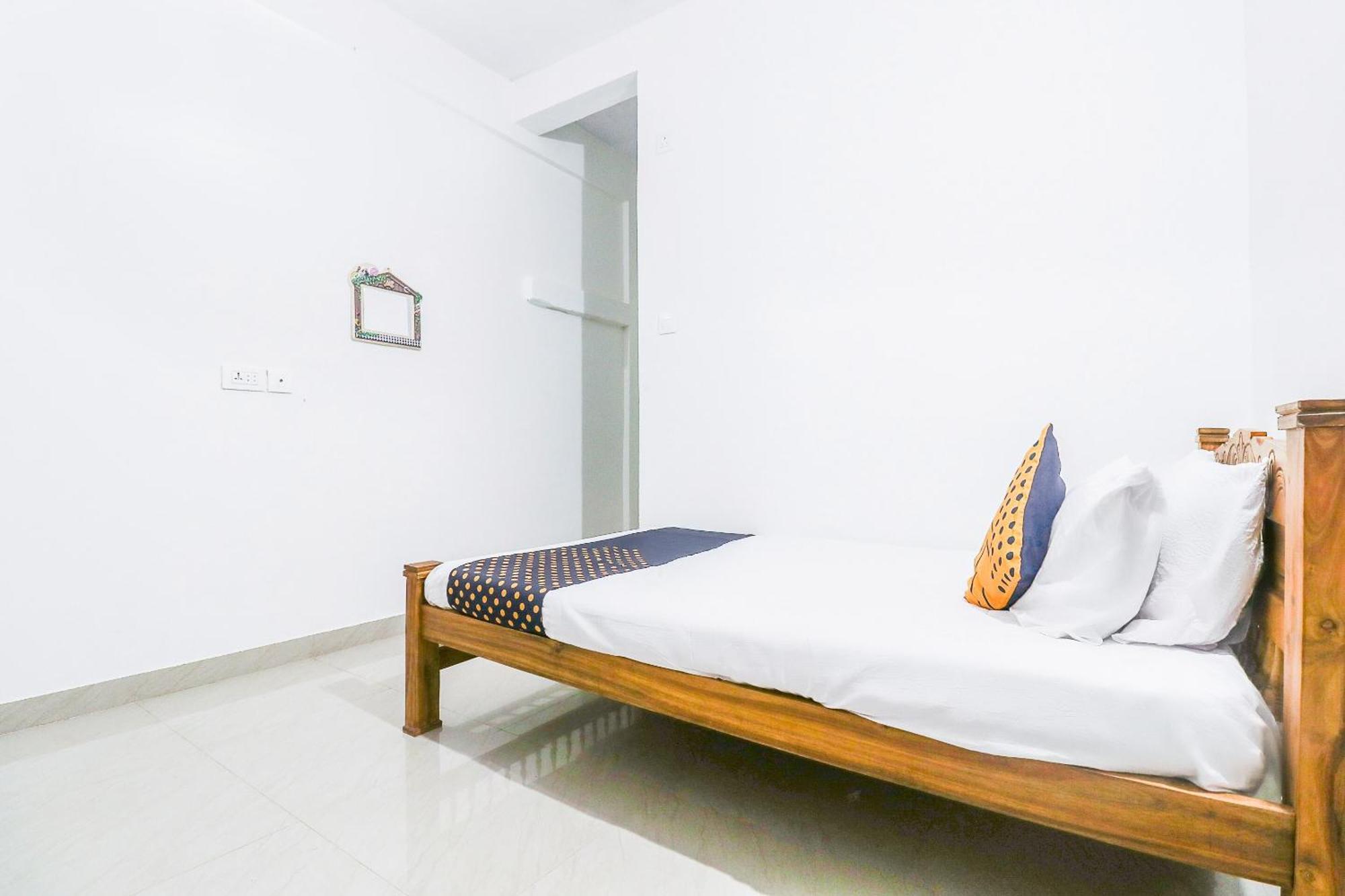 Spot On Rohini Inn Kadampuzha Kottakkal Buitenkant foto