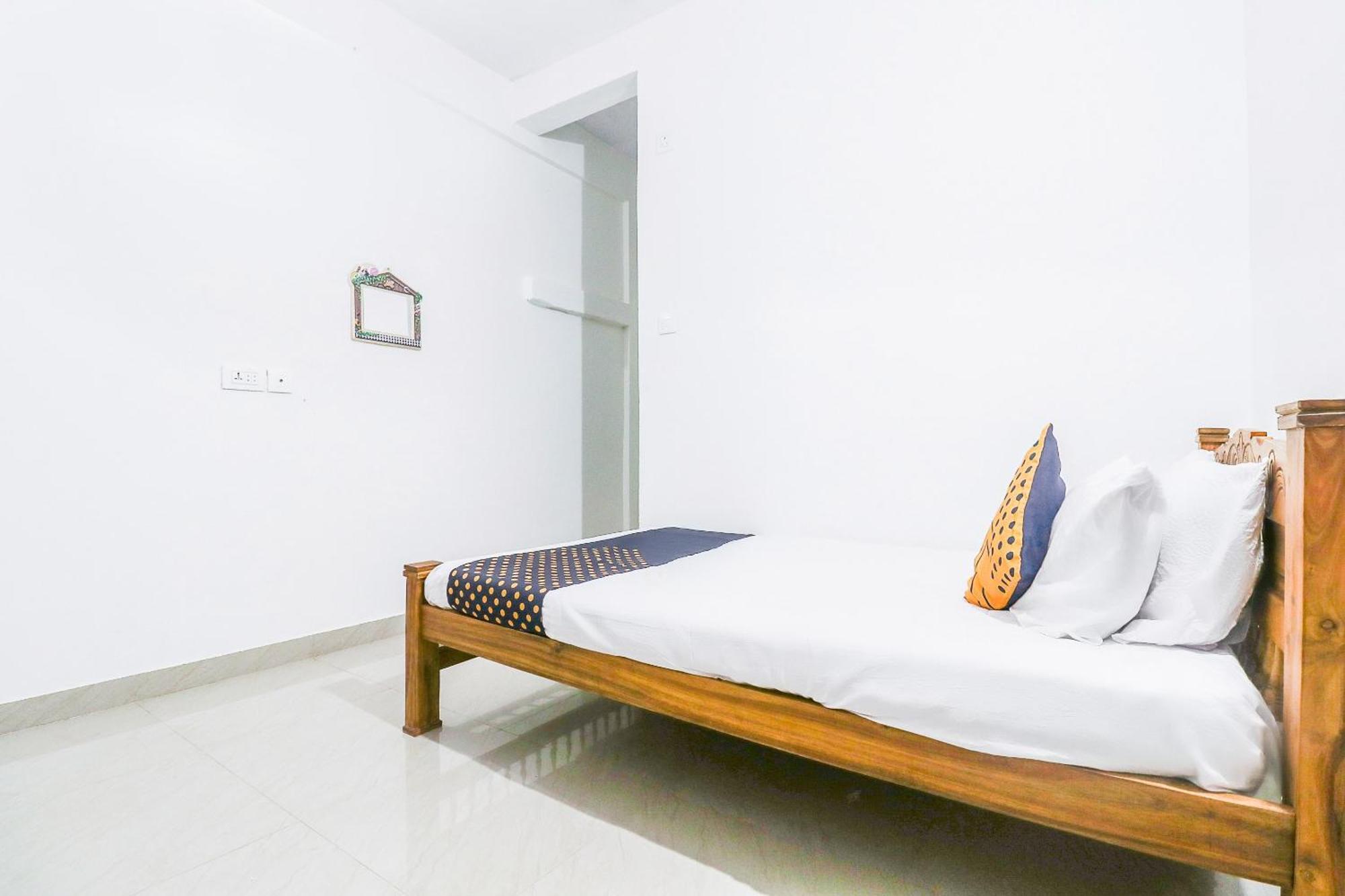 Spot On Rohini Inn Kadampuzha Kottakkal Buitenkant foto